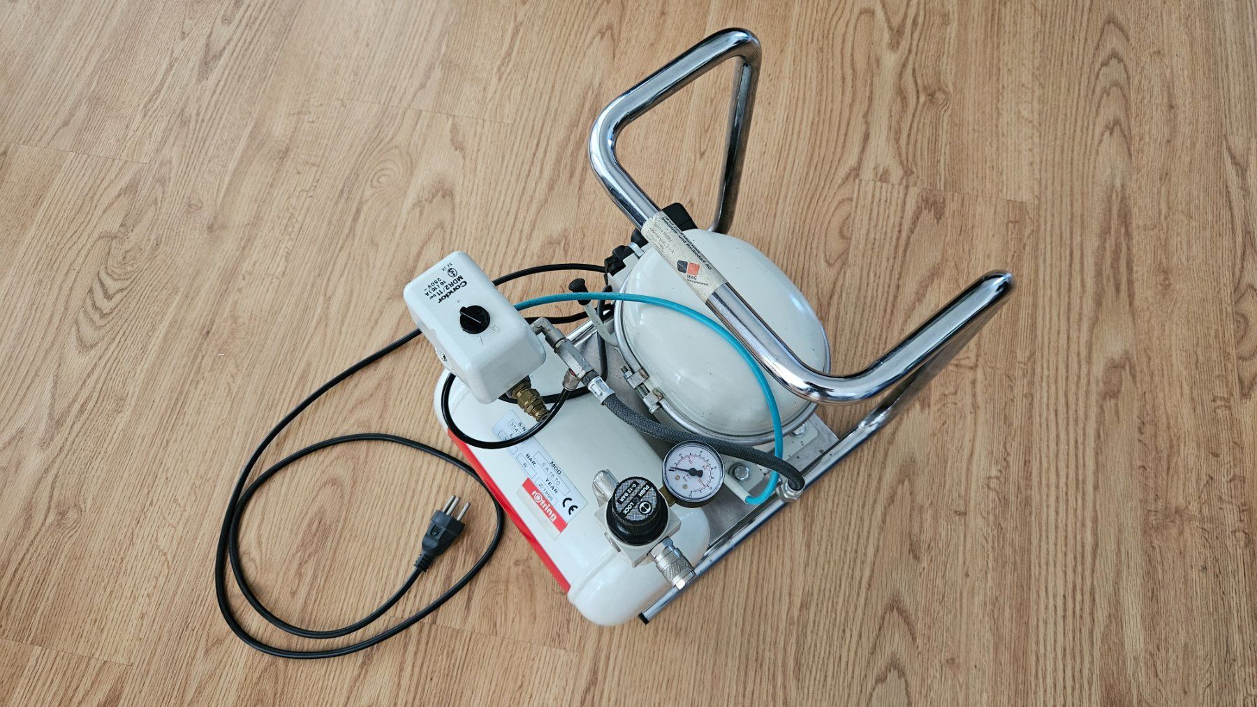 Rotring Kompressoren: Airbrush - Flüsterkompressor MOD. S. A. 15 TC  "rotring" – Gebraucht aus Rotkreuz von Rolv.522 2