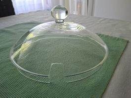 Große Glasschale mit Deckel