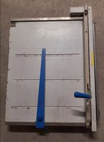 Papierschbeidmaschine Schneidmaschine Papierscheere
