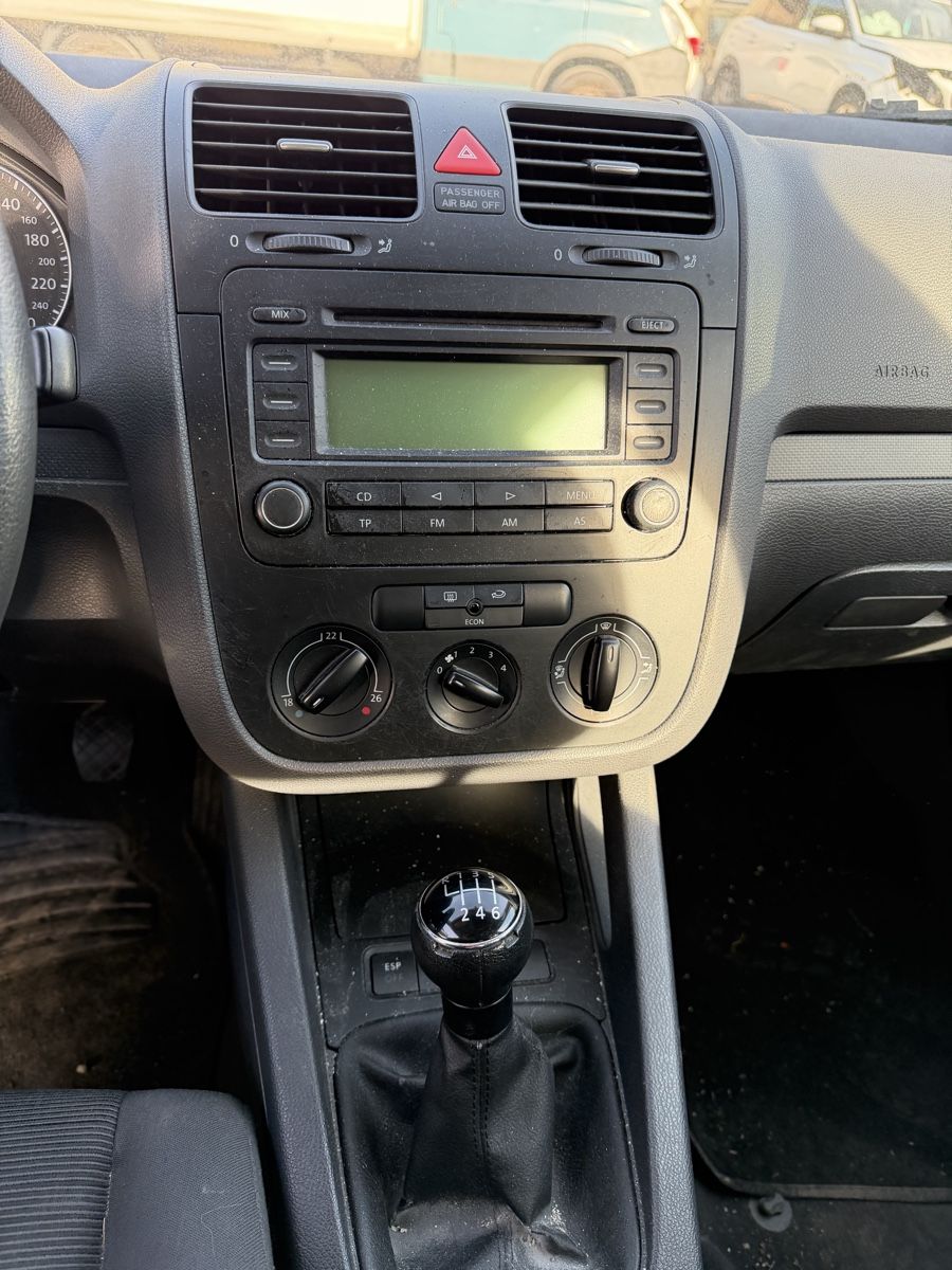 VW Autos: VW Golf V 1.6 Benzin  – Gebraucht aus Mollis von BSL10 7