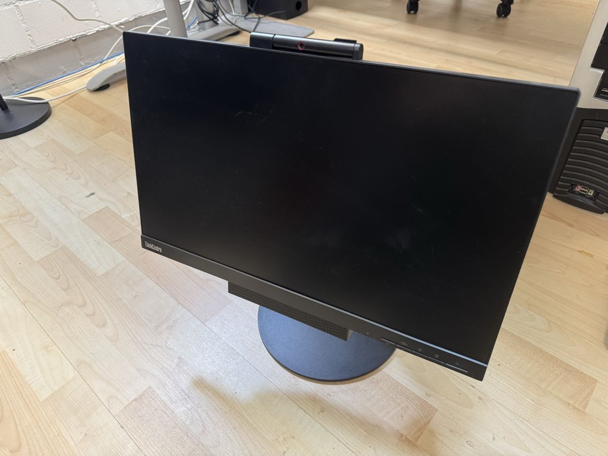 Lenovo Ecrans: Monitor Lenovo ThinkCentre TIO22 Gen3 – D'occasion à Ehrendingen par Sansav