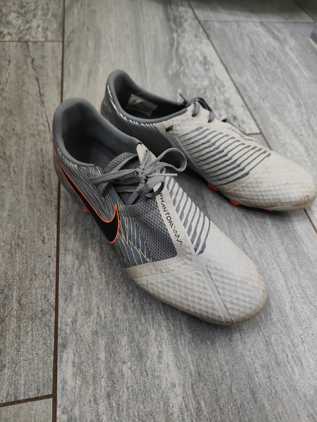 Scarpe da uomo: nike Phantom – Usato da Tesserete venduto da eli_y5kr