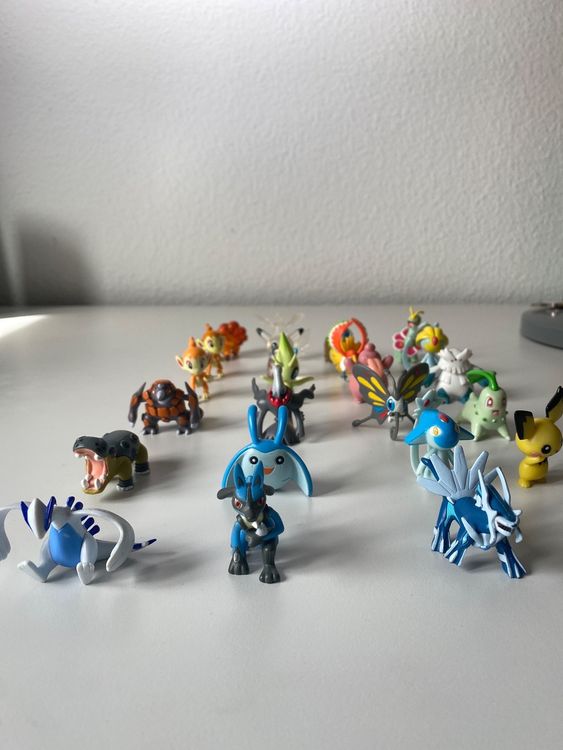 Pokémon Buntglas Kollektion Sammelfiguren