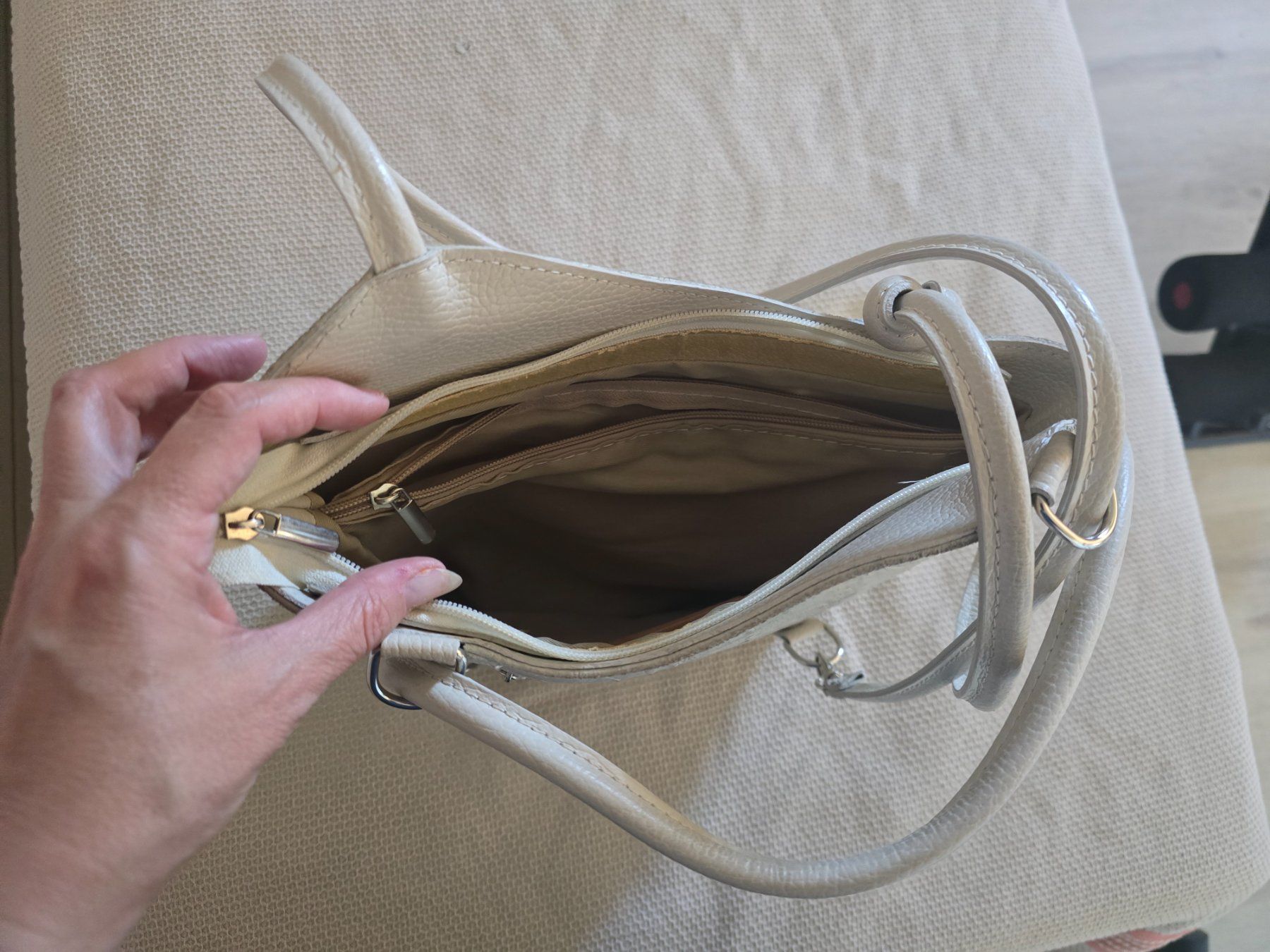 Taschen für Damen: Tasche aus  Naturleder Weiss – Gebraucht aus Brütten von Diana098 2