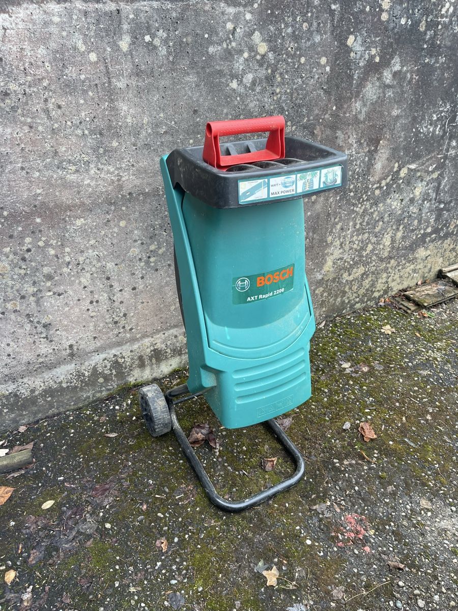 Bosch Häcksler: Bosch Gartenhächsler – Gebraucht aus Waldenburg von Sachse