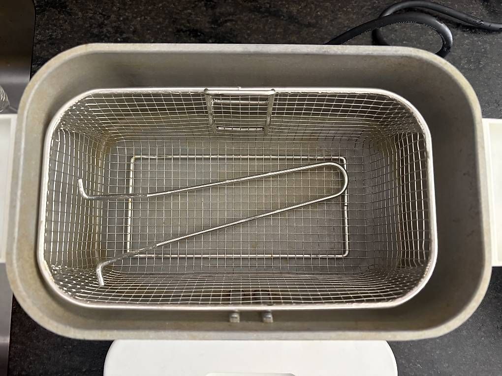 Küchengeräte: Fritteuse  – Gebraucht aus Biel-Benken von Niera 1