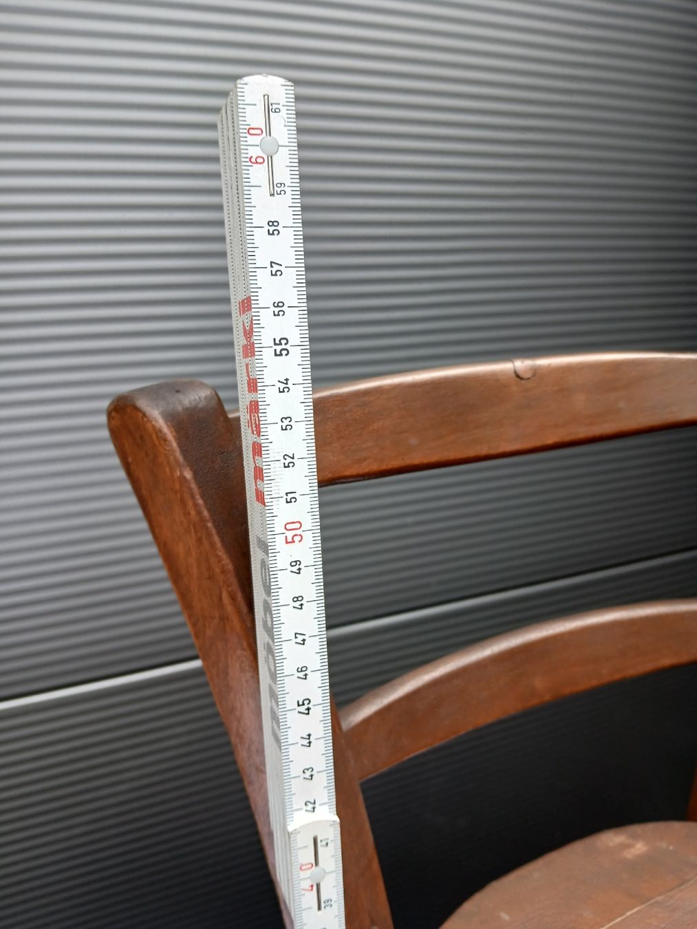 Chaises: Holzstuhl braun mit Gebrauchsspuren – D'occasion à Langenthal par Egro50 3