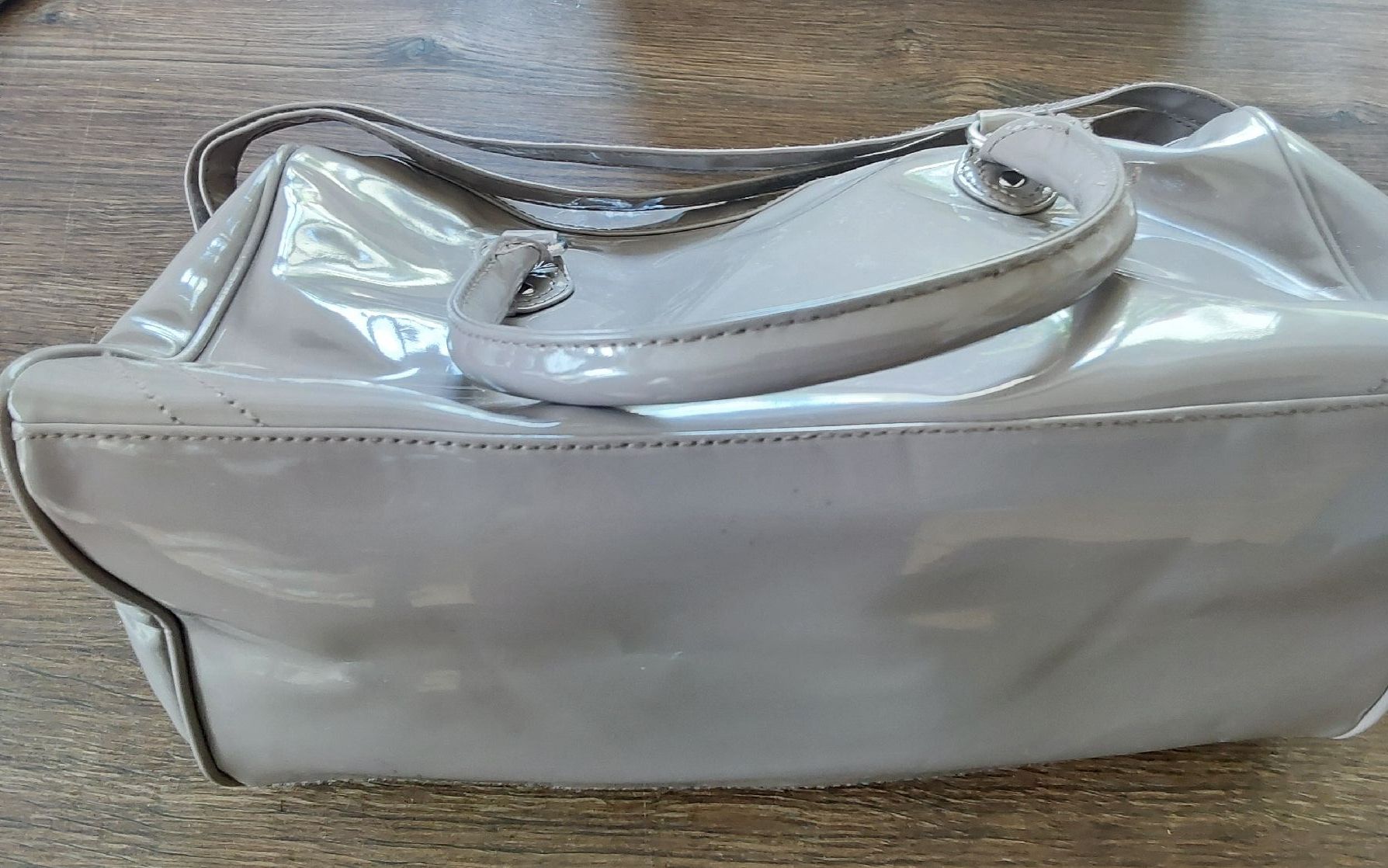 H&M Borse da donna: Tasche Lack H&M graubeige – Usato da Köniz venduto da scopello12 3