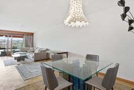 Roche Bobois Diapo Esstisch 130x130 – neuwertig