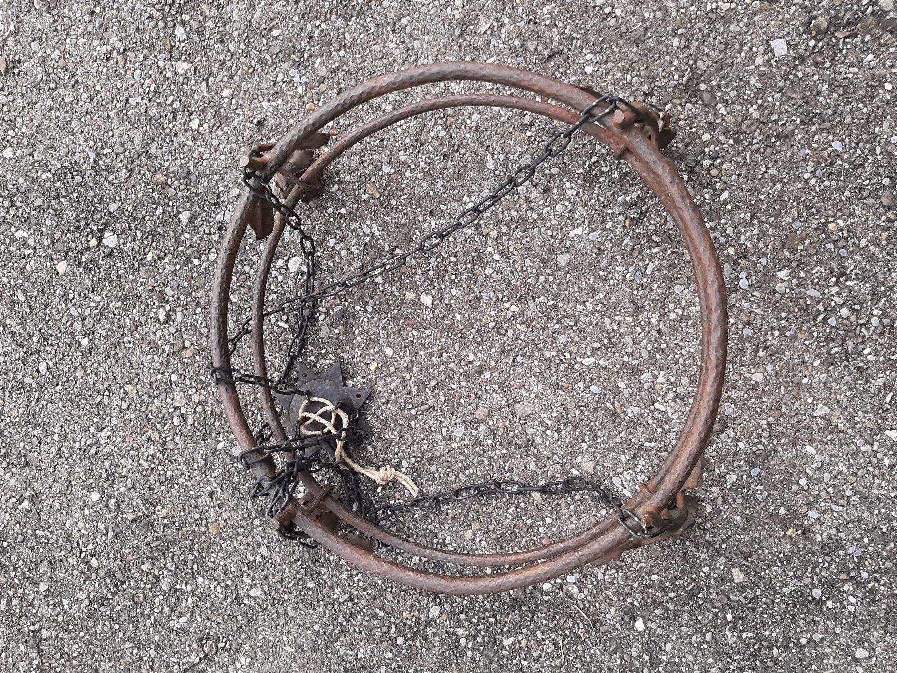 Tutte le decorazioni: Alter Eisenring für Lampe oder Laternchen Deko Shabby Chic – Usato da Bern venduto da SecondHandBijou 1