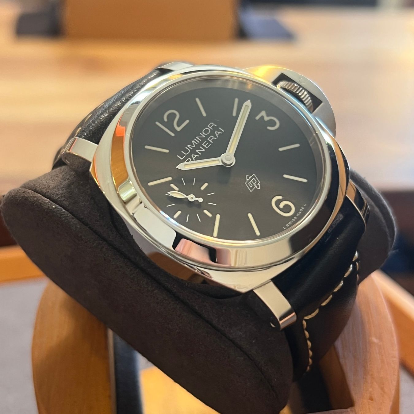 Panerai Montres: Panerai Luminor Base Black Dial Full Set PAM01084 – D'occasion à Carouge GE par Watchaser 7