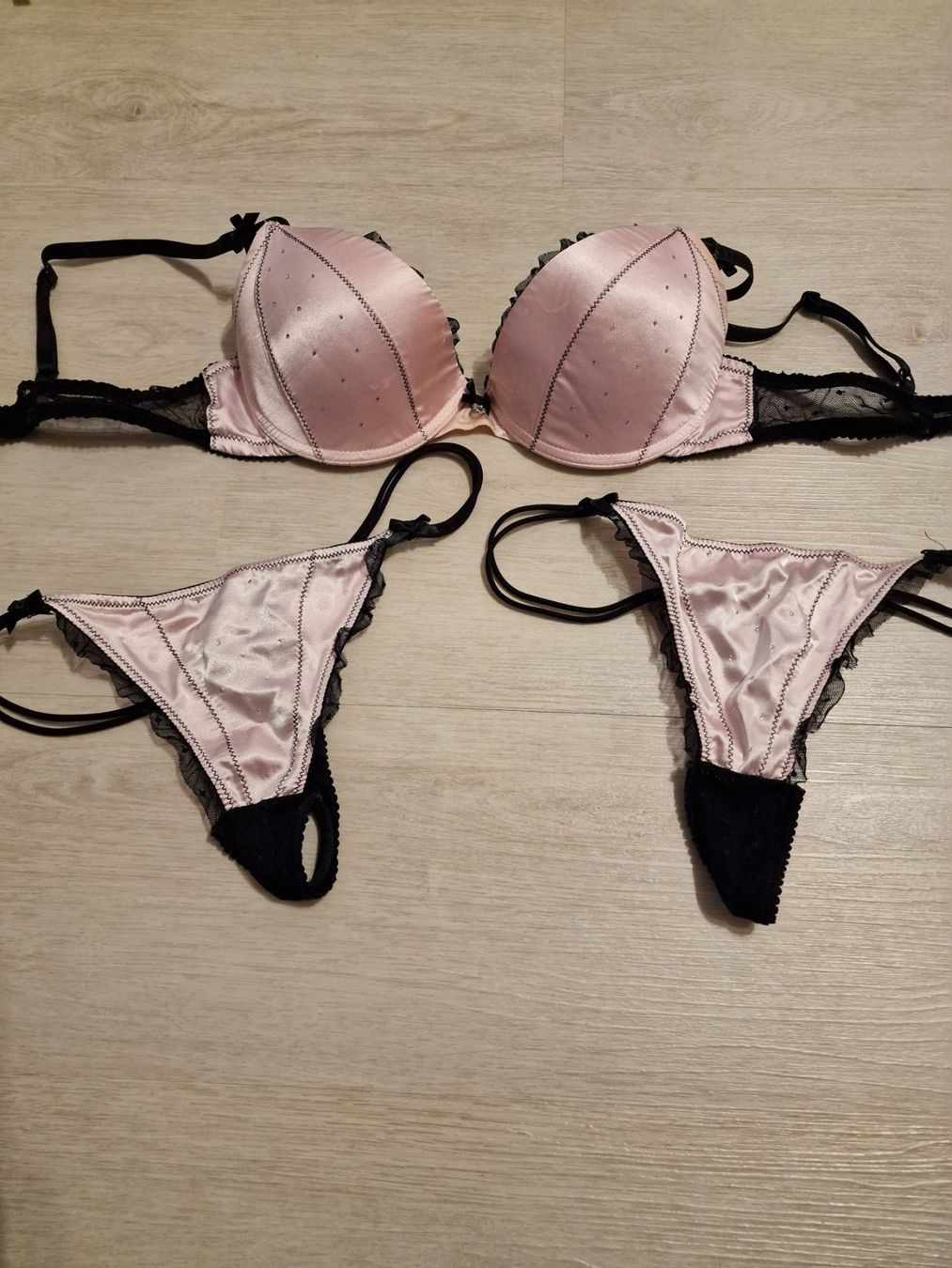 Altra biancheria intima: Dessous Set Push-Up und String – Nuovo e nell'imballaggio originale da Schübelbach venduto da chinchilla84