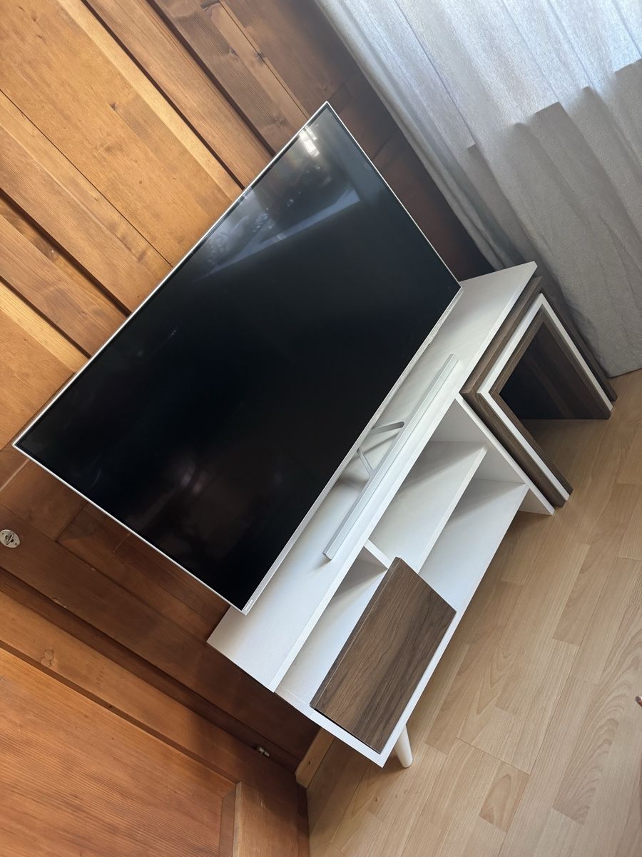 Mobili TV: TV-Möbel mit Sitzhocker, weiss/braun – Usato da Zürich venduto da sara.h.22
