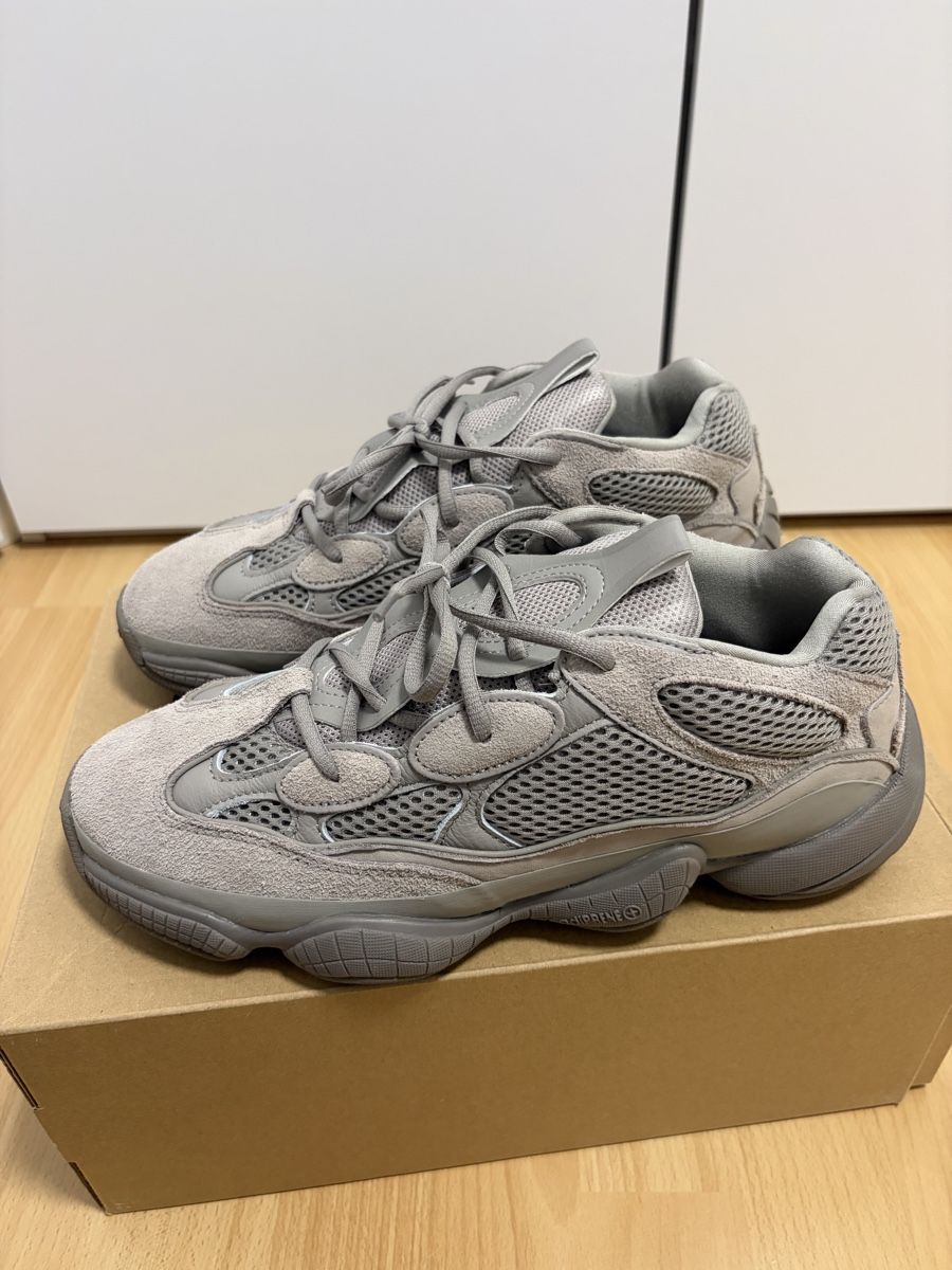 Adidas Scarpe da uomo: Yeezy 500 Ash Grey, NEW, Size 44 – Nuovo (secondo la descrizione) da Weinfelden venduto da DTotheZ 1
