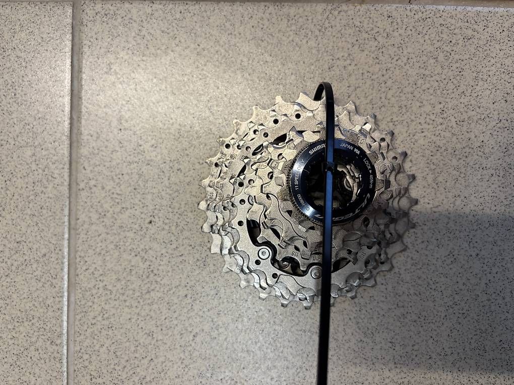 Ultegra Pezzi di ricambio: Shimano Ultegra 11-28 R8000 – Usato da Poliez-le-Grand venduto da Ced83