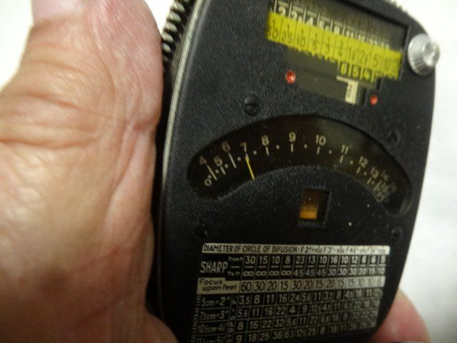 Fotocamera: BERTRAM KAMERA ANTIK LICHT MESSER-ETUI-OHNE GRANTI,LÄÜFT. – Usato da zürich venduto da ahmad01 5