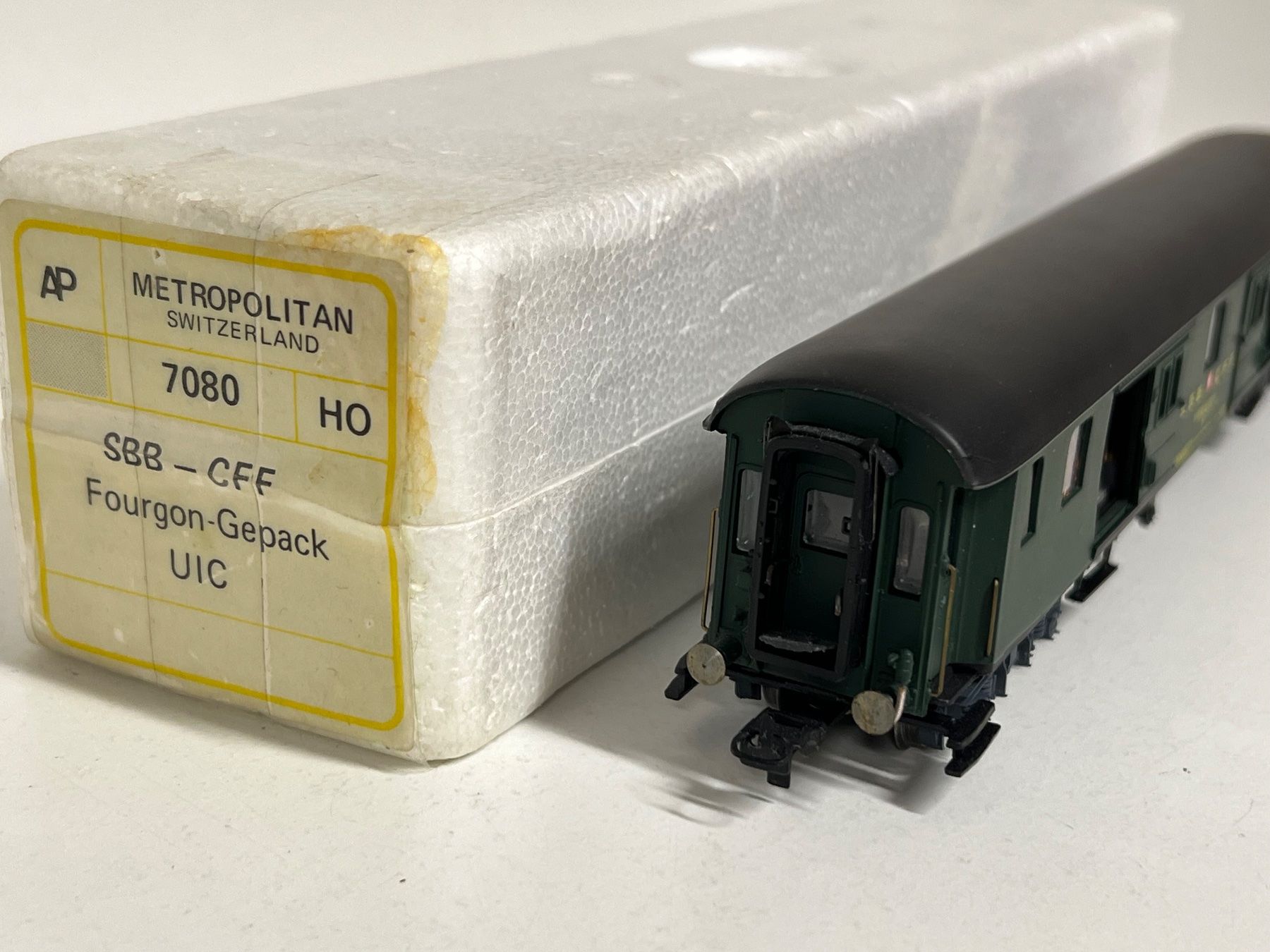 Metropolitan Modellini di ferrovie: Metrop 7080  SBB  Fourgon-Gepäckwagen H0 DC – Usato da Neuenhof venduto da ludovicco 3