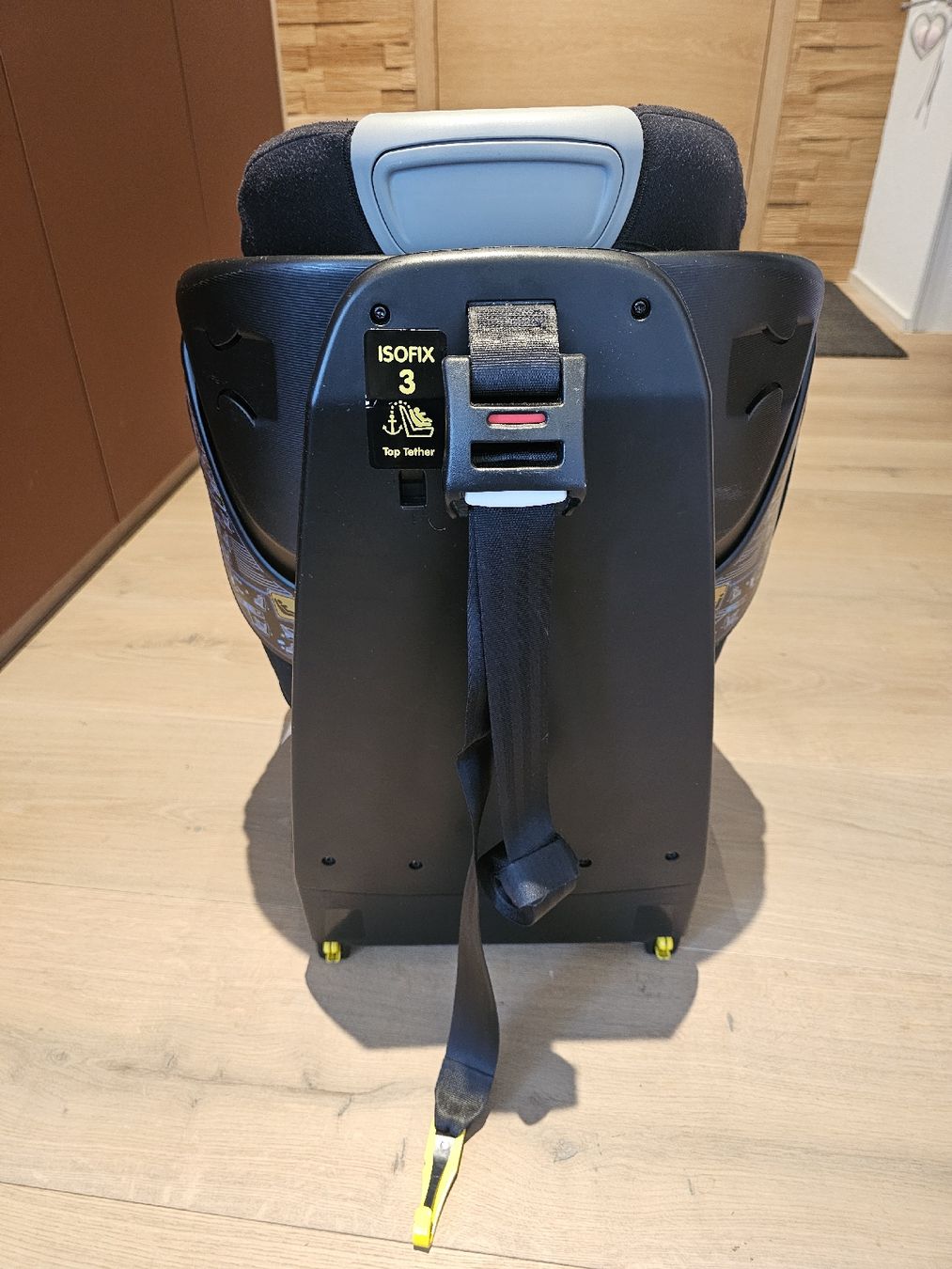 Maxi-Cosi Seggiolini per auto: Maxi-Cosi AxissFix 61cm - 105 cm – Usato da Hauenstein venduto da Desey 3