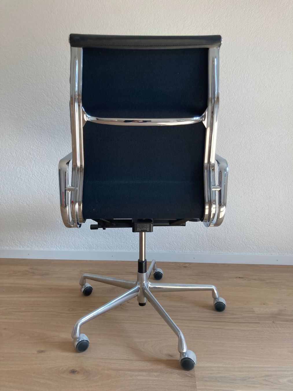 Vitra Sedie: Original Vitra Eames Soft Pad EA 219 – Usato da Bern venduto da yeadea 2