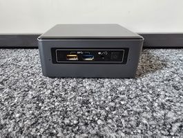 Intel NUC6CAYH / 120 GB SSD / 8 GB RAM / 2.30 GHz