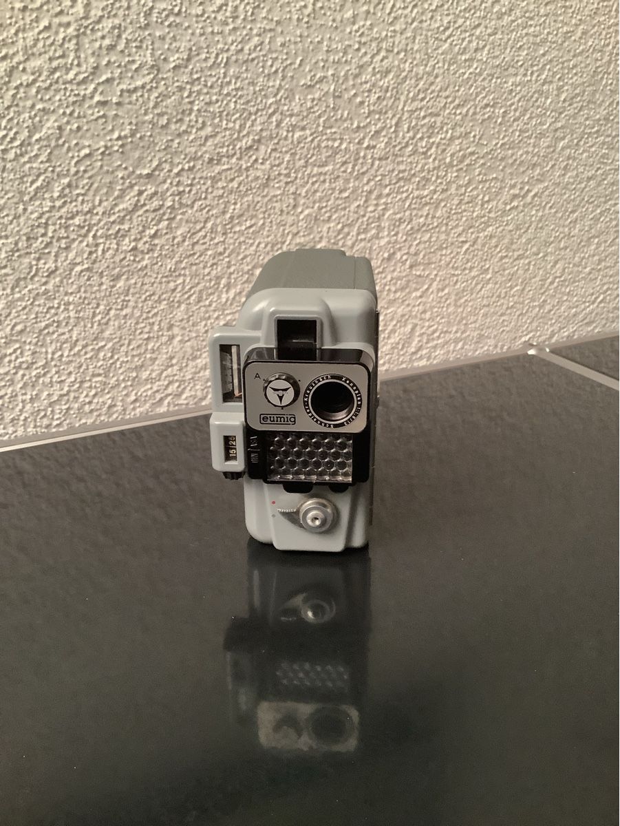 Eumig Videocamere: EUMIG SERVOMATIC cine-caméra 8mm vintage – Difettoso da Fribourg venduto da Rosyrosy