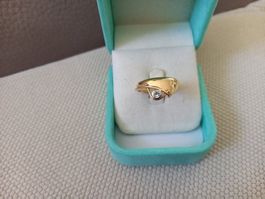Sehr schöner Damen-Solitär mit 0,10ct Brillant