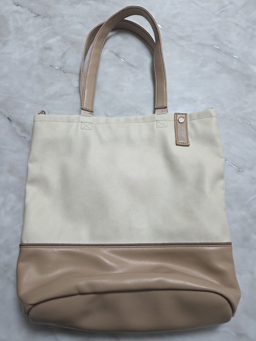 Borse da donna: Zwei Handtasche – Usato da Embrach venduto da Musti20 2