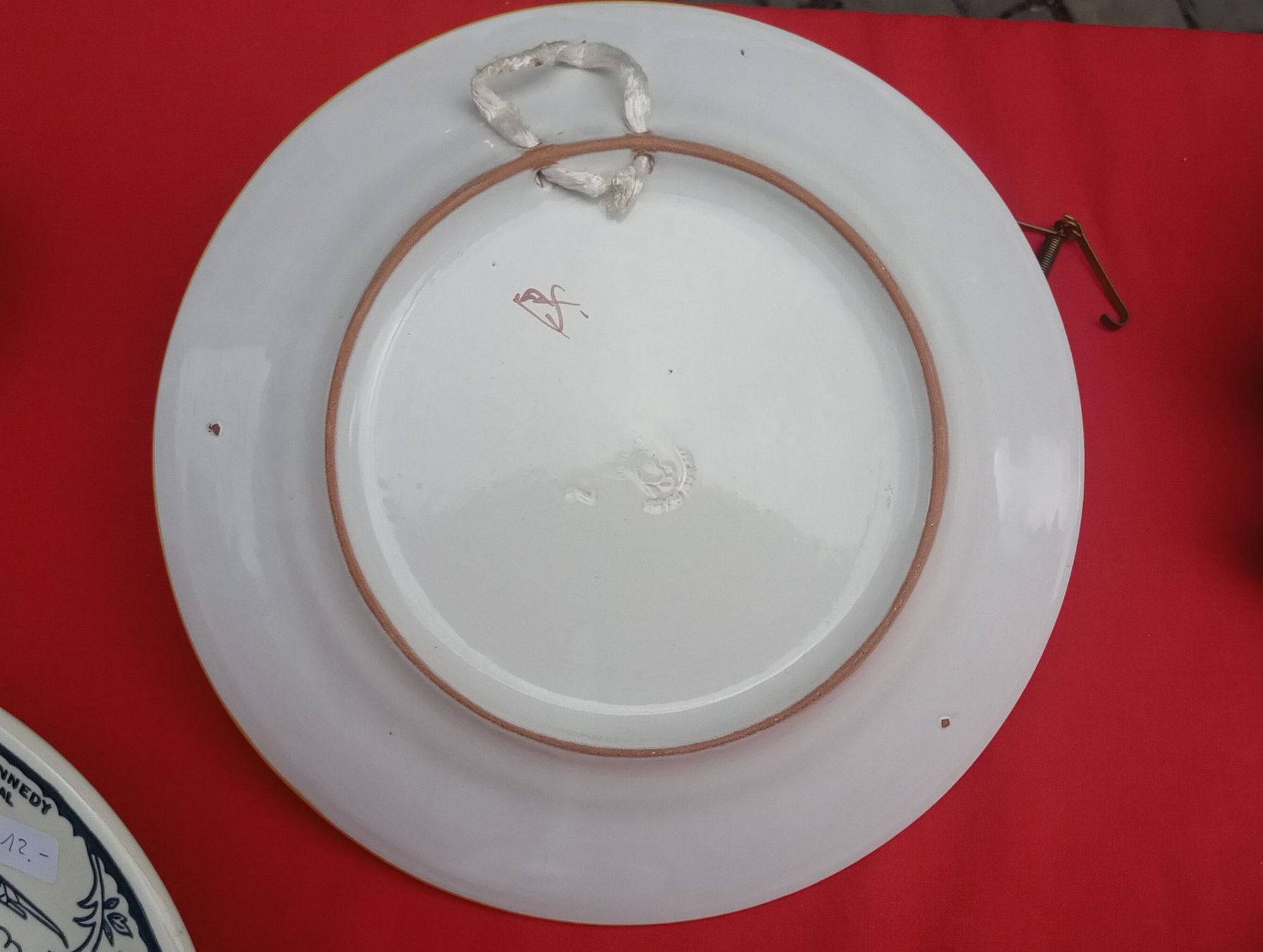 Piatti: Assiette décorative peinte à la main fleurs signée – Usato da Montreux venduto da Art_et_antiquites 2