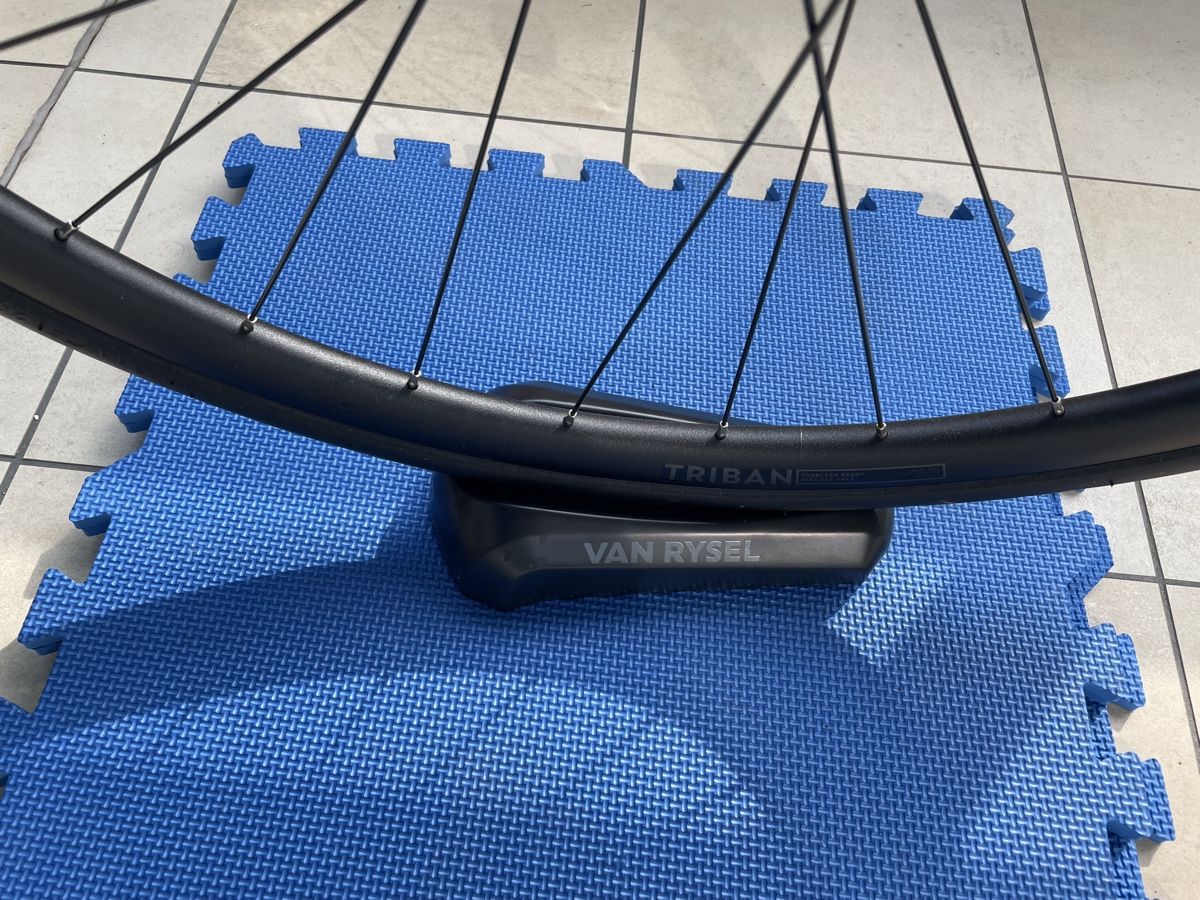 Decathlon Hometrainer: Rollentrainer neu/Ipad-Halterung/Voderradstütze/Reifen – Nuovo (secondo la descrizione) da Lachen SZ venduto da Pizzi77 5