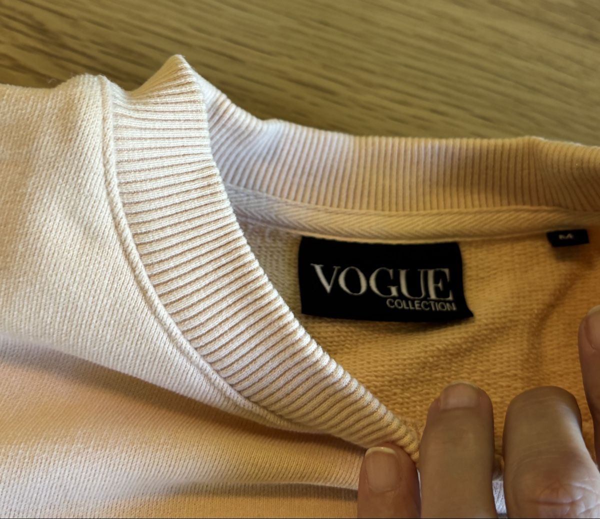 Maglioni & Felpe: Vogue Pullover, beige – Usato da Baden venduto da Tiffany6878 3