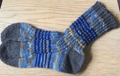 Calze: Gestrickte Herrensocken  NEU  Grösse  44/45 – Nuovo (secondo la descrizione) da Huttwil venduto da Sommerhaus