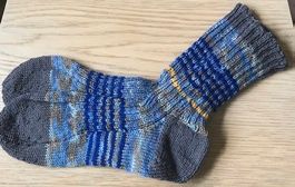 Gestrickte Herrensocken  NEU  Grösse  44/45