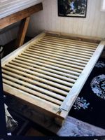 Bettgestell aus Masivholz 140x200