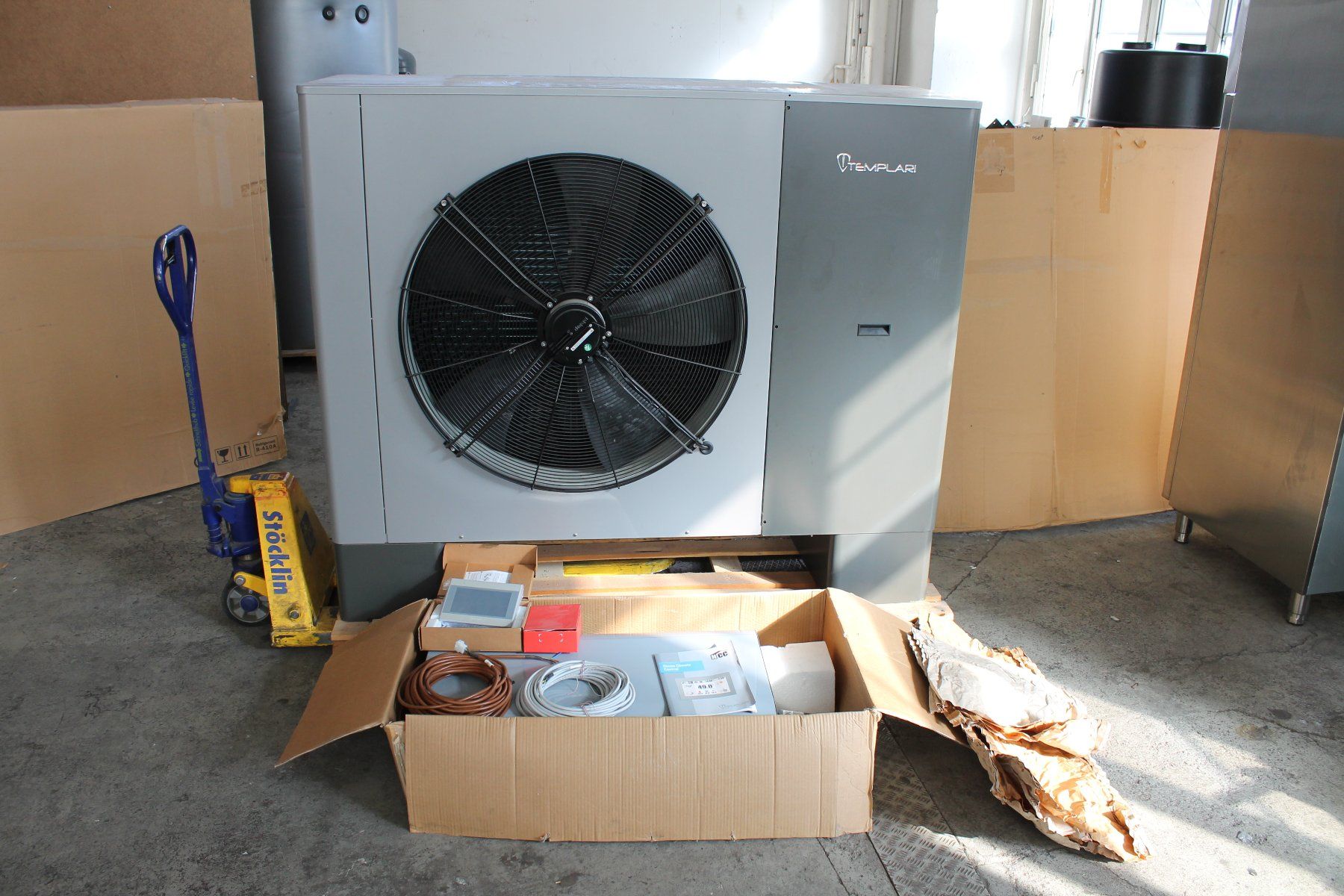 Heizgeräte: Wärmepumpe 35Kw – Gebraucht aus Oberburg von Maschinenbau