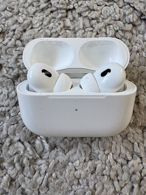 Apple Kopfhörer: Apple AirPods 2 pro – Gebraucht aus Tegna von calzebue