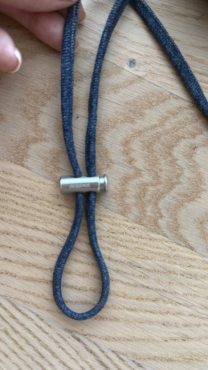 Jacquemus Copricapi, berretti & cappellini: Casquette Jacquemus denim franges taille unique neuf – Usato da Cham venduto da Ezhdoll 1