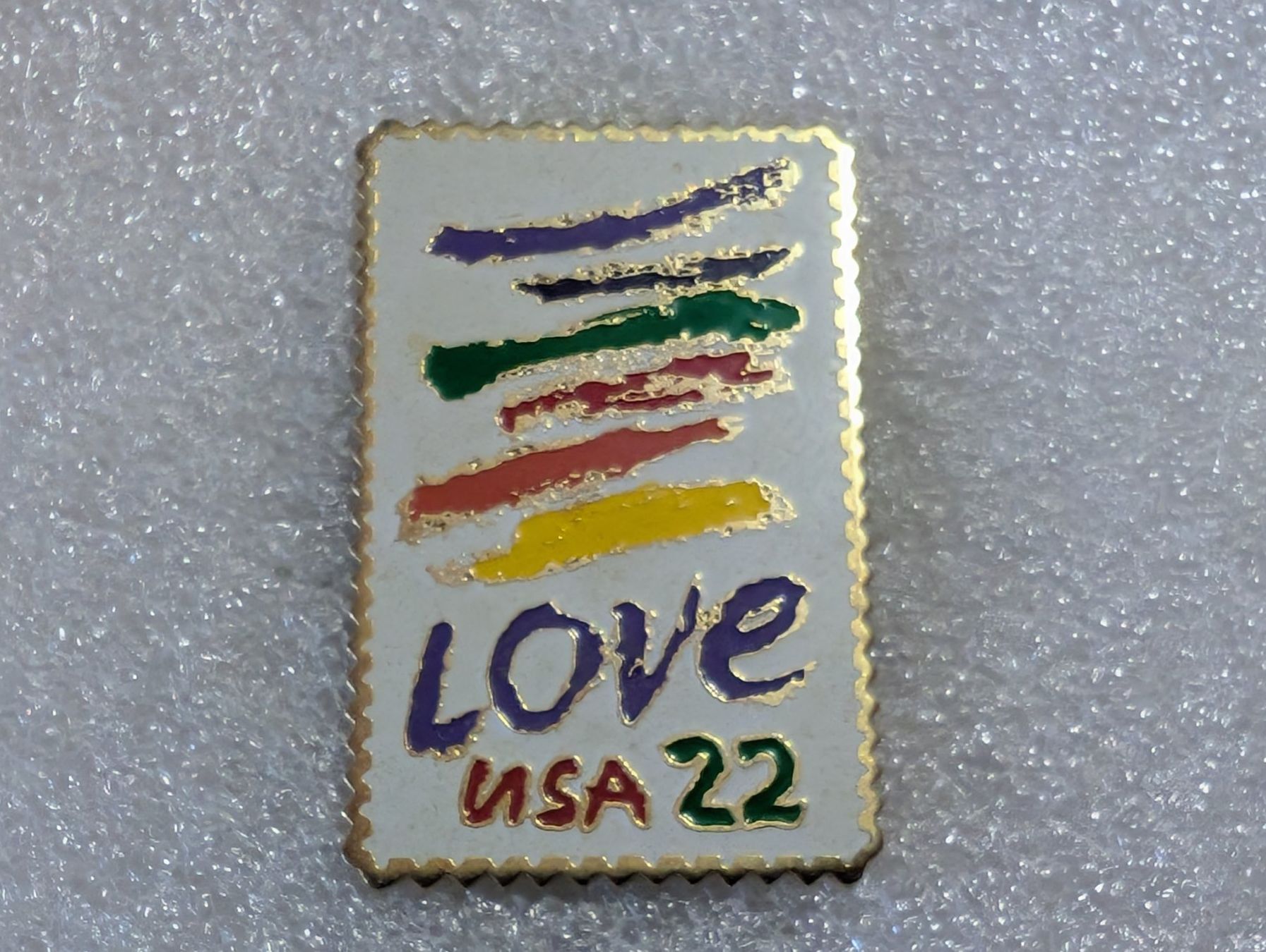 Plaketten & Abzeichen: Ansteckpin 110: Love USA 22 – Gebraucht aus Oppligen von Pin-Fall-Shop