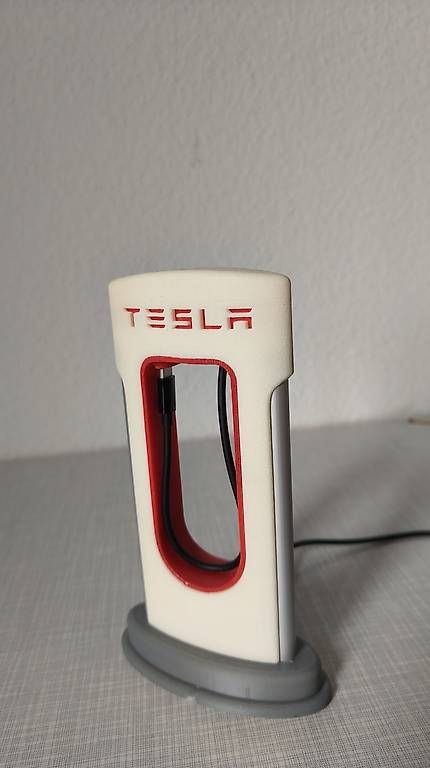 Caricabatterie: Tesla Supercharger Smartphone Ladestation – Usato da Bern venduto da wade99 2