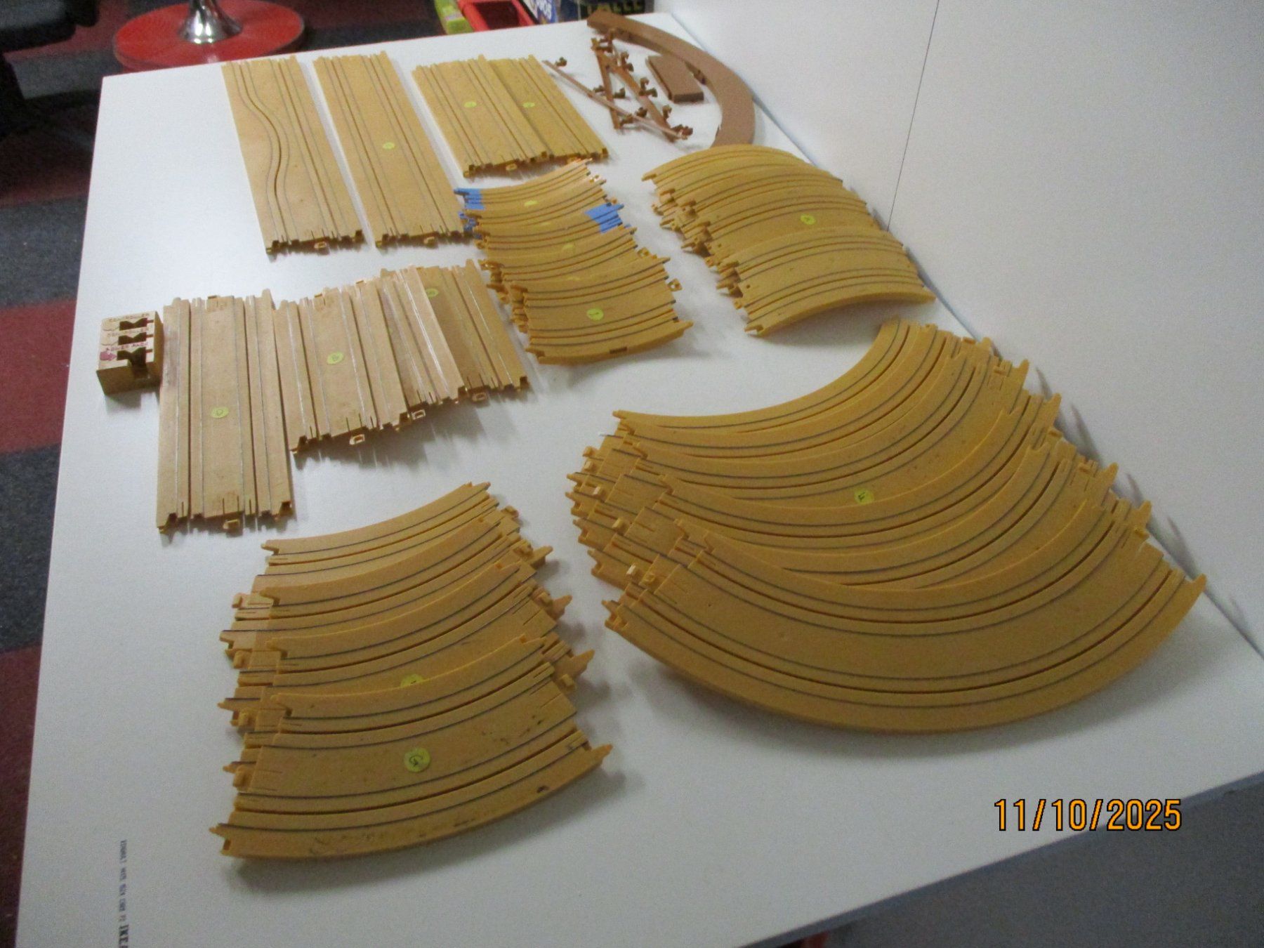 Tyco Piste: Tyco Rennbahn Schienen in braun. – Usato da Rothrist venduto da blechdosen 2