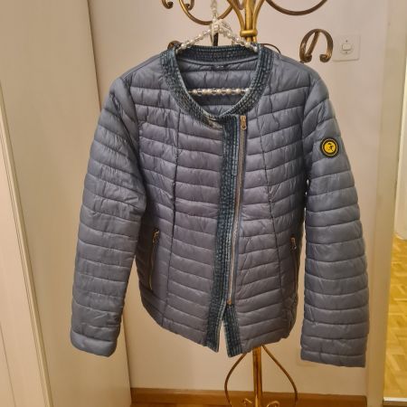Schöne Jacke Übergangsjacke gesteppt 54 cm breit NEU