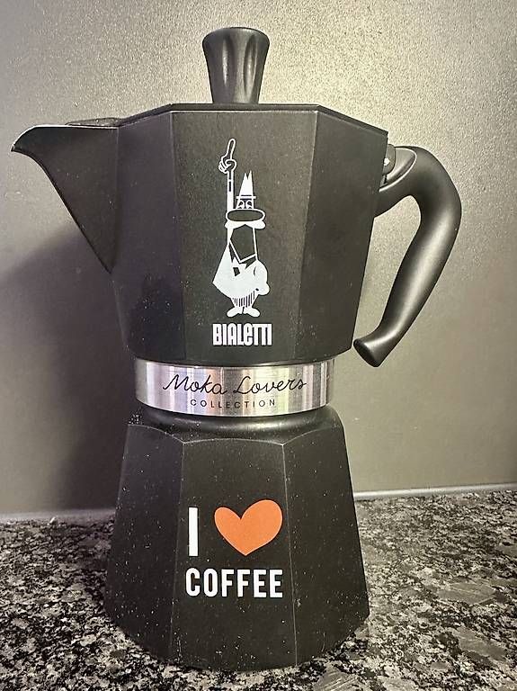 Macchine per caffè & Macchine per espresso: Ungebrauchte Bialetti Moka Express in schwarz – Usato da Chur venduto da nad_dy5b