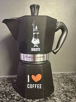 Ungebrauchte Bialetti Moka Express in schwarz