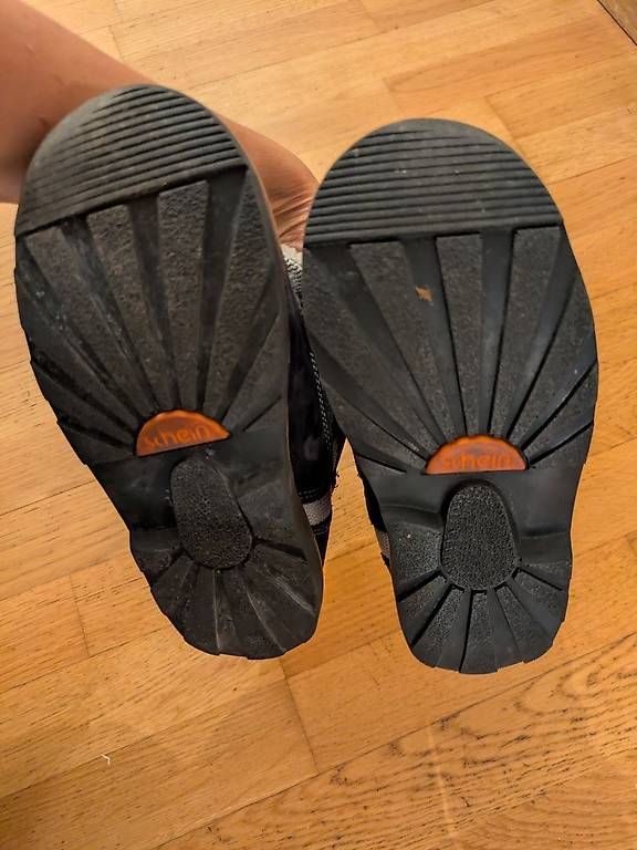 Chaussures garçon: Wintershuhe  – D'occasion à Utzenstorf par dil_7bt7 1
