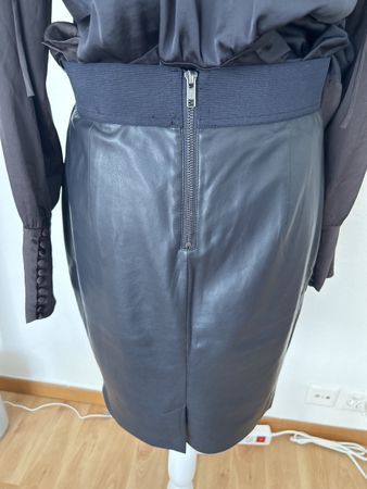 New Rock Lederlook Dunkelblau Comma 38 Neuwertig