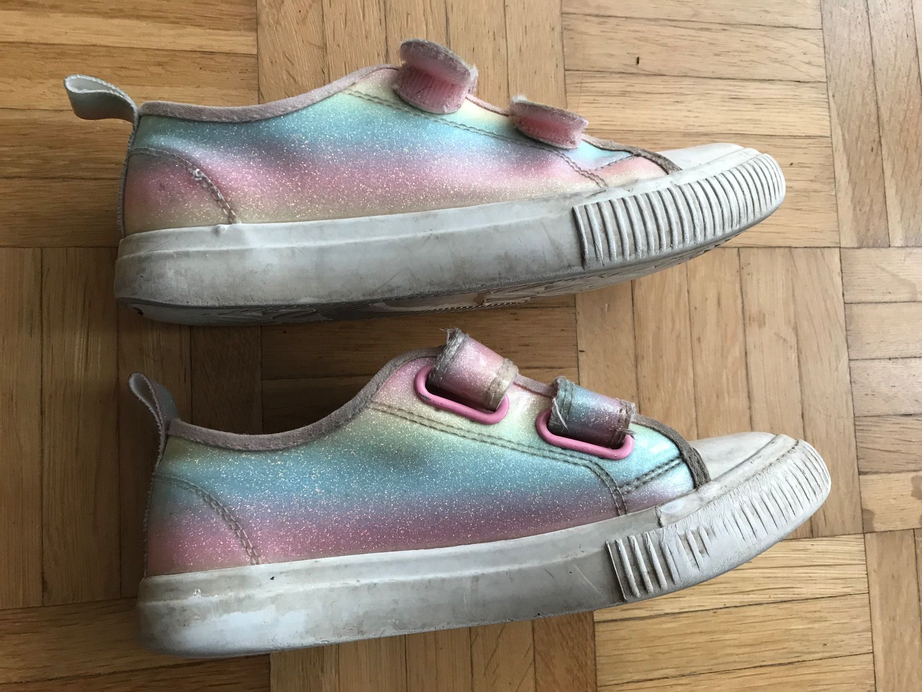 Scarpe per ragazze: Mädchen Schuhe mit Glitzer-Regenbogen-Farben Grösse 32 – Usato da Emmenbrücke venduto da Hathor123 3