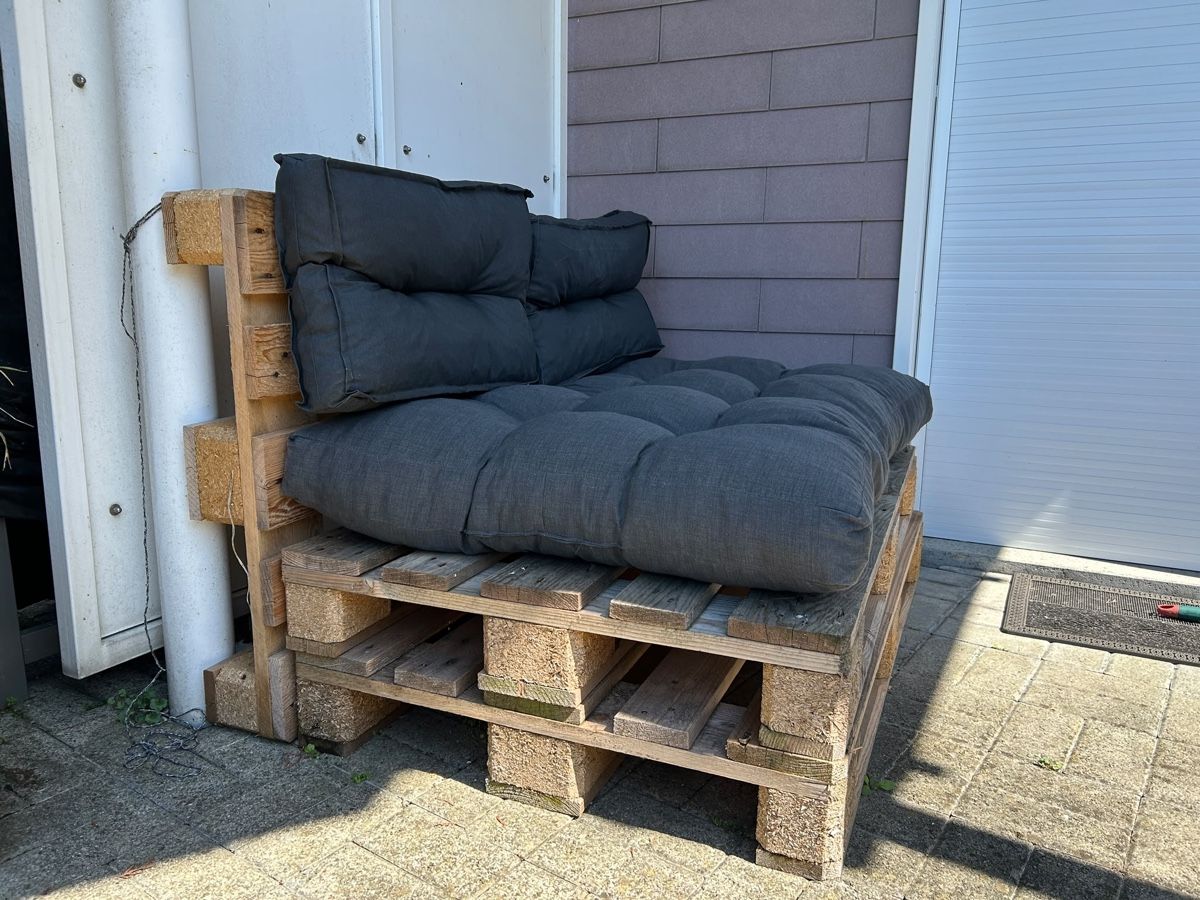 Palettes: Sofa Europaletten Sitzpolster Anthrazit gebraucht – D'occasion à Arth par rickitrickli 1