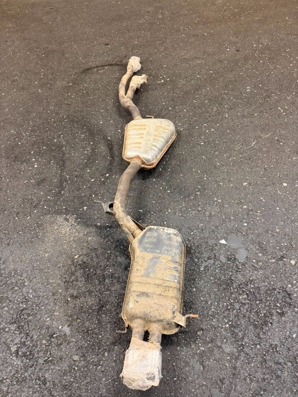 Audi Sistemi di scarico: Original Auspuff Audi S4 B5 ab 1.- – Usato da Altendorf venduto da Faessler04