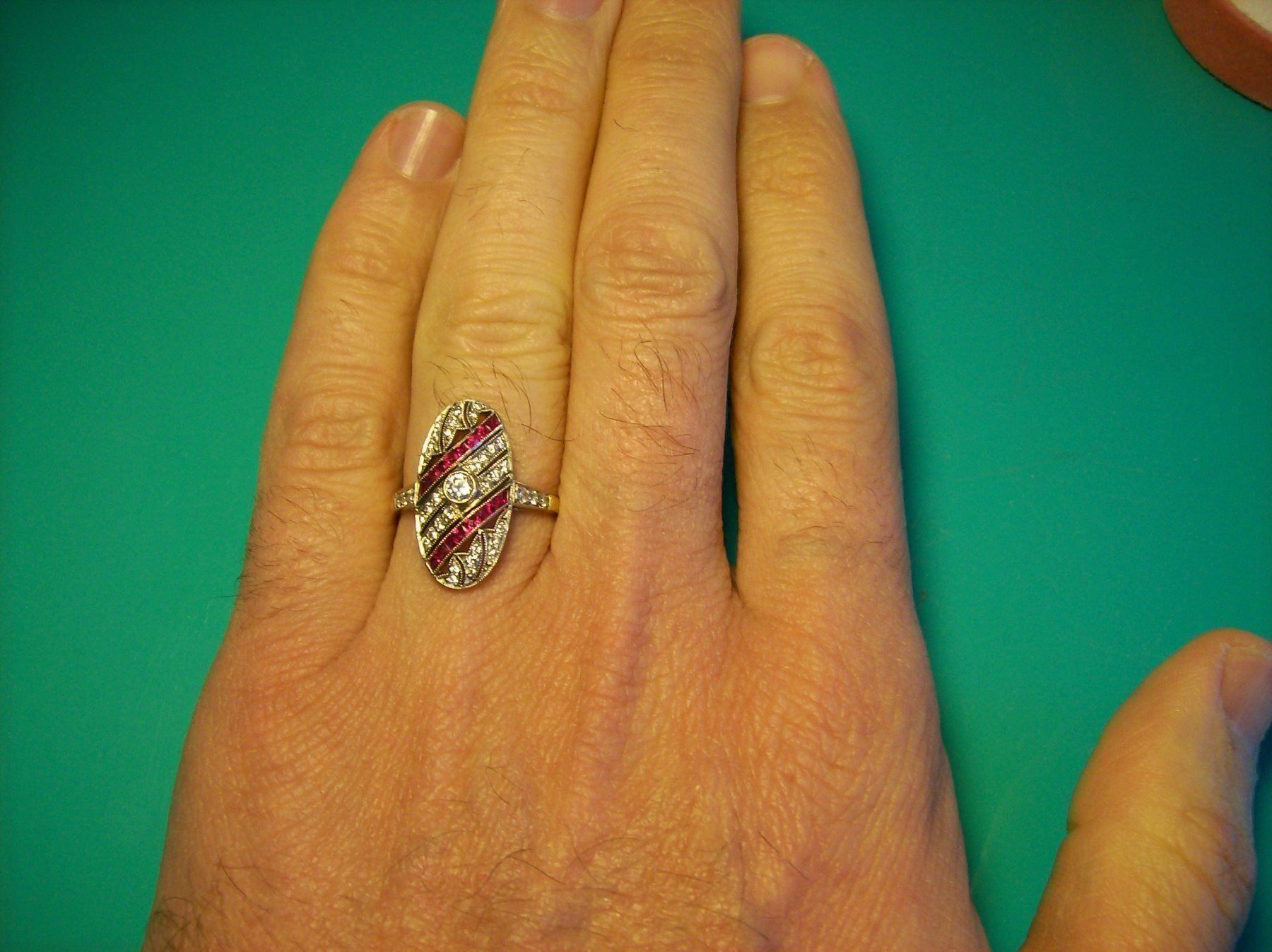 Anelli: Ring Art-Deco + Rubin & Diamanten NEU – Nuovo e nell'imballaggio originale da KLOTEN venduto da Luxurious-Shop 1