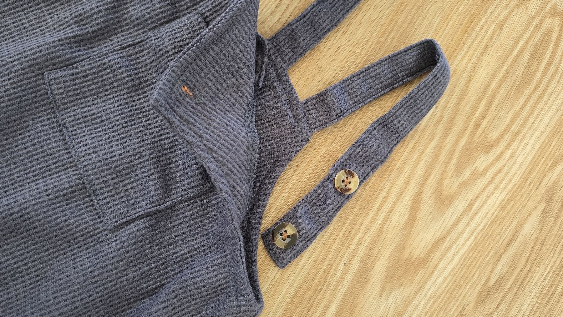 Pantalons: Baby Hose (6-9M), NEU – Neuf avec emballage d'origine à Alpthal par M.J.A. 1