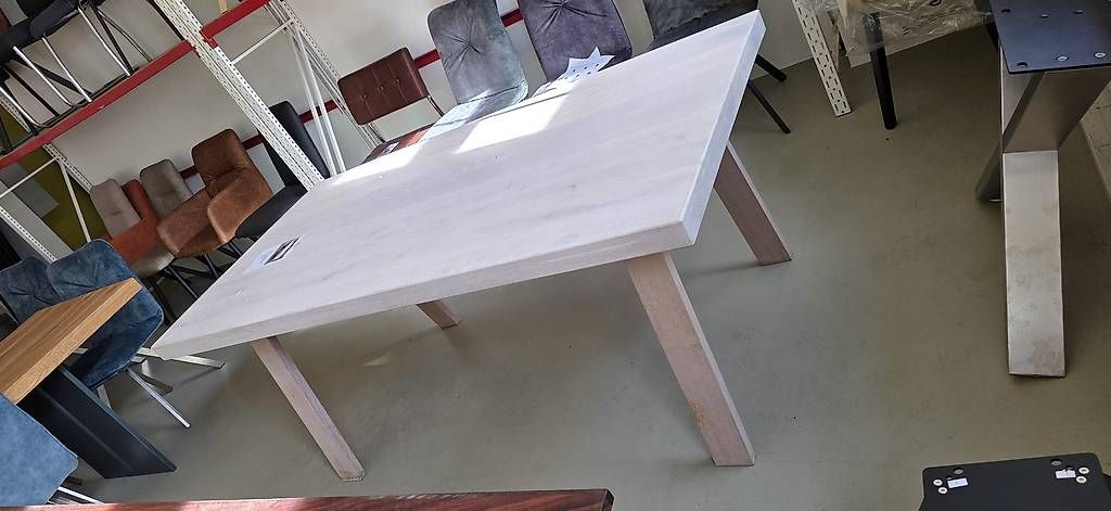 Tavoli: Tisch Ausstellungs Modell, Eiche massiv – Nuovo e nell'imballaggio originale da Lützelflüh-Goldb venduto da Rampenverkauf_72_ 1
